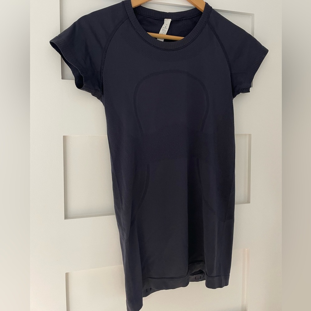 Lulu lemon Tshirt